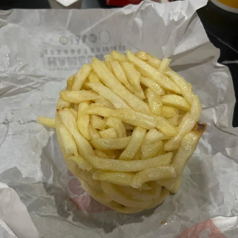 Burger King Ayvalık Şubesinde Soğuk Ve Kalitesiz Sipariş İçin Tam İade Talebi