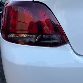 Peugeot 301 Tamirinde Boya Ve Montaj Hatası