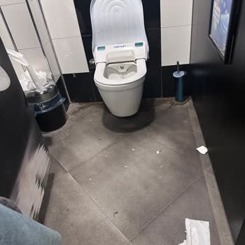Sarılar Opet İstasyonunda Hijyen Sorunları Ve QR Kodun Kaldırılması