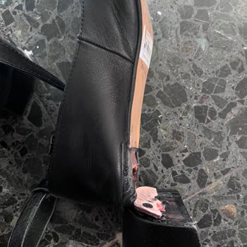Derimod Kadın Ayakkabısının Topuğu Kırıldı Ve Güvenliğimi Tehlikeye Attı, İade Talebi