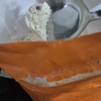 Mersin Carrefour'da Un İçinde Kurt Ve Kelebek Tespit Edildi