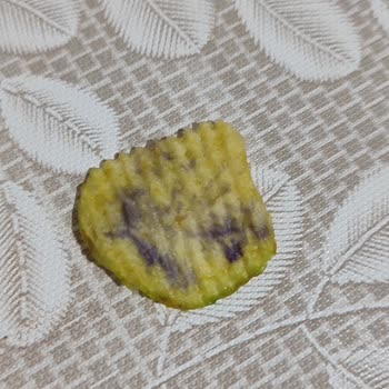 Biçen Market Şubesinde Satın Alınan Ruffles Cipsinde Mor Lekeli Ve Çizikli Parça Bulundu