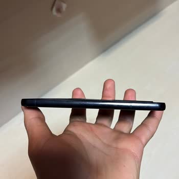 Samsung Galaxy S22 Batarya Şişmesi: Ücretsiz Değişim Talebi