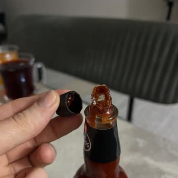 Açık Kapaklı Acı Sos Şişesi İçin Kalite Kontrolü Ve Tazminat Talebi