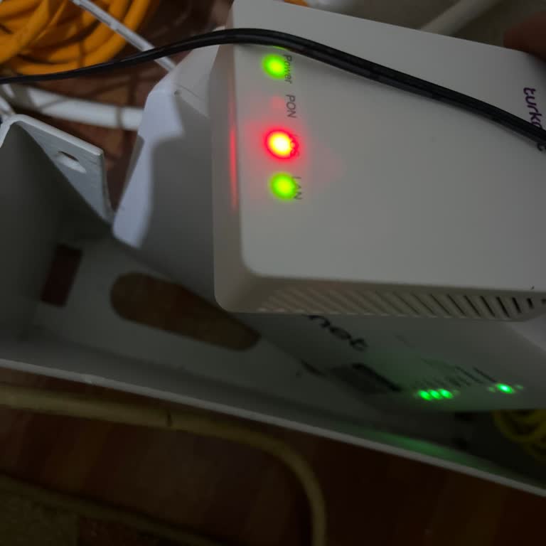 TurkNet 1000 Mbps İnternette Sürekli Kesintiler Ve Çözüm Bekleyen Müşteri Şikayeti
