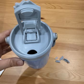Coral High Milka Termosunun Kapağındaki Plastik Parça Kırıldı Ve Değişim İade Talebi