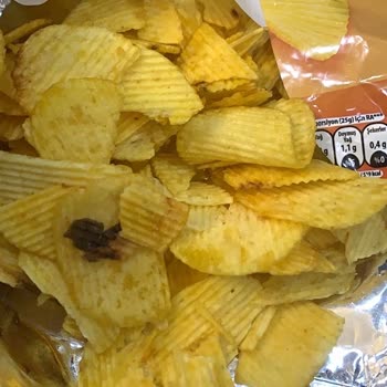 Ruffles Cipsinde Yanmış Ve Siyah Görünen Parça: Hijyen Ve Sağlık Endişesi
