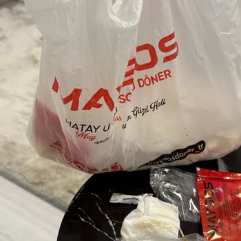 Maysos Döner Ürünün İçinden Tavuk Tırnağına Benzeyen Yabancı Bir Madde Çıkmıştır