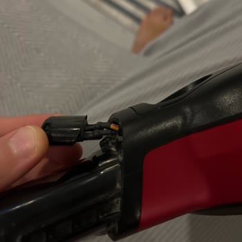 Philips 7000 XC7043 Sap Parçası Kırılıyor, Ücretsiz Değişim Bekliyor