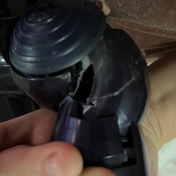 Dyson Gen5 Halı Başlığı Kırıldı, Garanti Kapsamında Ücretsiz Değişim Talep Ediliyor