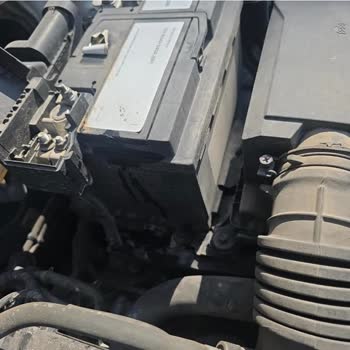 Hyundai Yetkili Servisinde Değişen Akünün Garantisi Bitmeden Asit Sızdırması Ve Müşterinin Yolda Kaldığı Olay