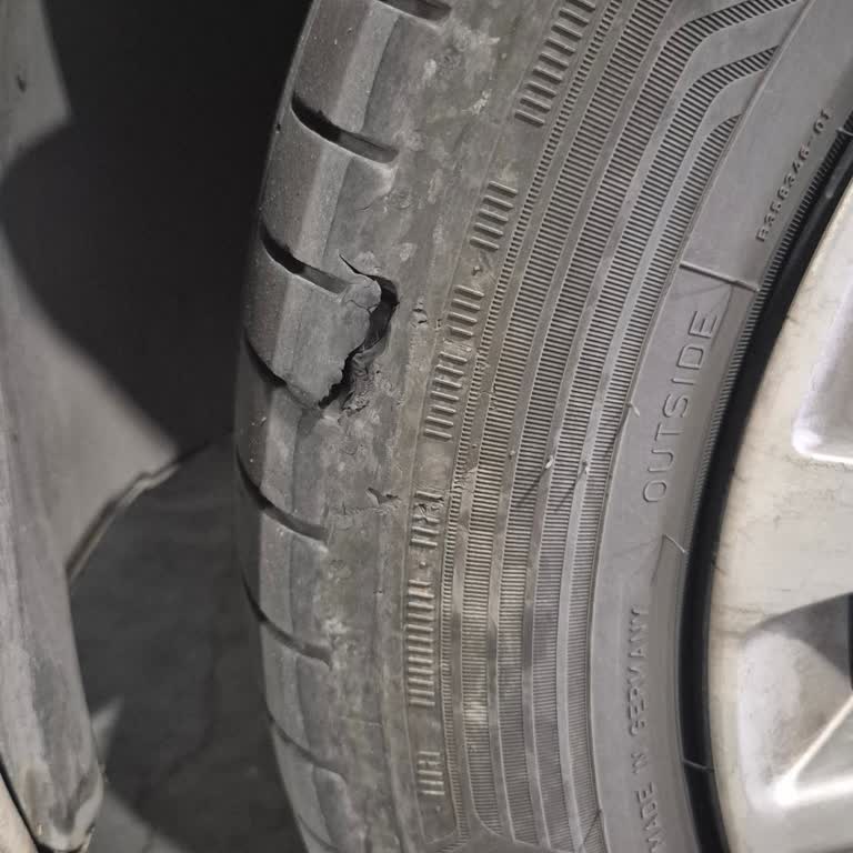 Tebarval Ve Arval'den Ücretsiz Ve Acil Lastik Değişimi Talebi