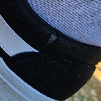 Vans Kadın Ayakkabısının Üç Kez Giyildikten Sonra Kumaşının Patlaması Ve Ücretsiz Değişim Talebi