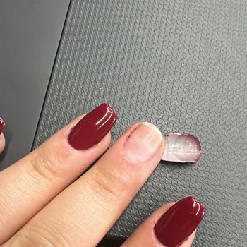 Base Coat Kullanımı Nedeniyle Tırnaklar Çabuk Döküldü Ve İade Reddi