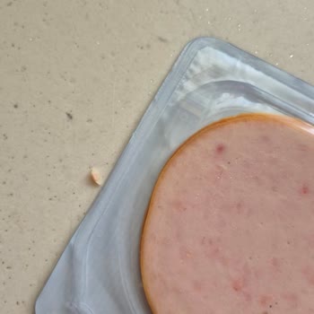 Namet Hindi Füme Ürünün İçindeki Sert Kemik Parçası Dişimi Neredeyse Kırdı