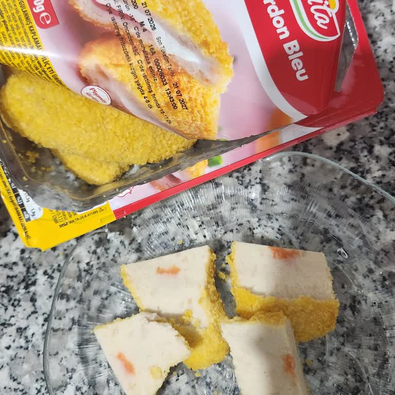 Lezita Piliç Cordon Blue Ürününde Görsel Yanıltması Ve İç Dolgu Farklılığı