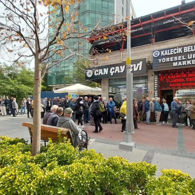 Kalecik Belediyesi Yöresel Ürün Marketinde Yaşlı Vatandaşların Uzun Beklemesi Ve Bilgi Eksikliği