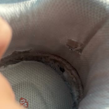 Garanti Hakkı Gözardı Edilen Kinetix Ayakkabıda Taban Çökmesi Ve Deri Deformasyonu