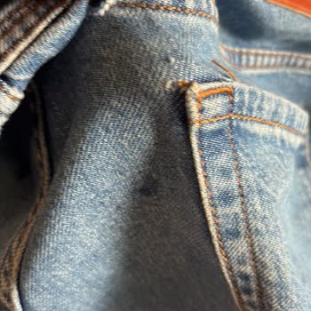 Lufian Mağazasında İlk Giyimde Yırtılan Kot Pantolon İçin Ücret İadesi Talebi
