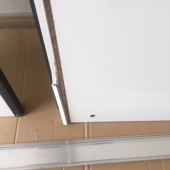 Vivense'de Hasarlı Gardırop Hâlâ Evde, Montaj Ve İade İşlemleri Sonuçsuz