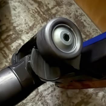 Dyson Süpürge Pnömatik Başlığının Kırılması Ve Ücretsiz Değişim Talebi
