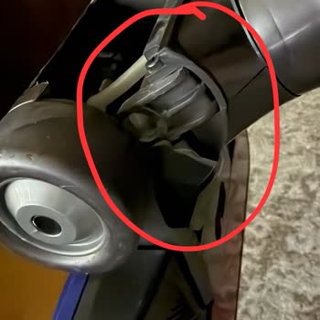 Dyson Süpürge Pnömatik Başlığının Kırılması Ve Ücretsiz Değişim Talebi