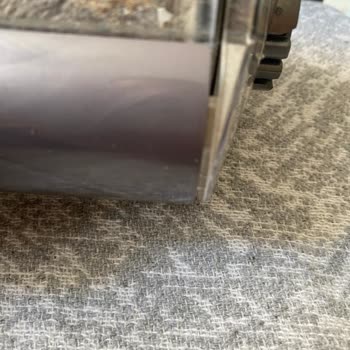 Dyson V12 Süpürge Haznesindeki Açık Nedeniyle Toz Dışarı Fışkırıyor, Garanti Reddedildi