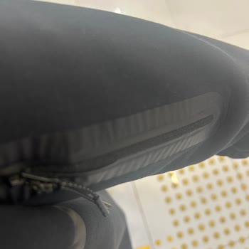 Nike Tech Fleece Cekette Ayrılan Etiket Sebebiyle Değişim Talebi