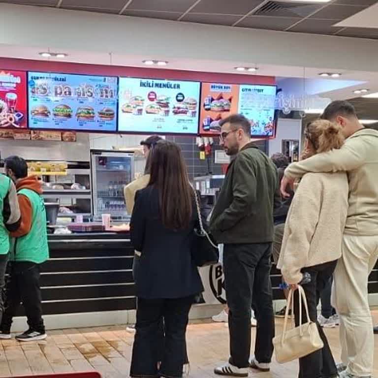 Burger King Maltepe Şubesinde Hijyen Ve Saygı İhlali