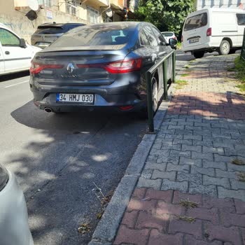 Gaziosmanpaşa Belediyesi Park Demiri Nedeniyle Araç Hasarı Ve Güvenlik İhlali