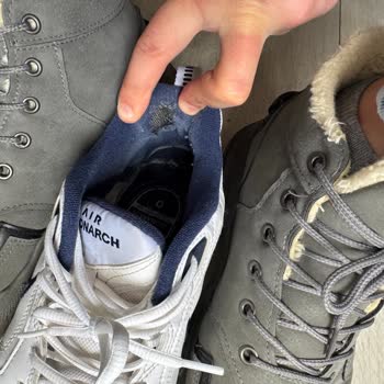 Nike Air Monarch Ayakkabısında İç Astar Yırtılması Ve Değişim Talebi