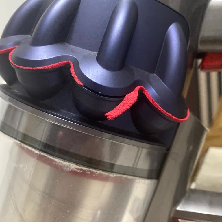 Dyson V15 Absolute Filtre Şeritlerinin Soyulması Ve Garanti Kapsamında Ücretsiz Değişim Talebi