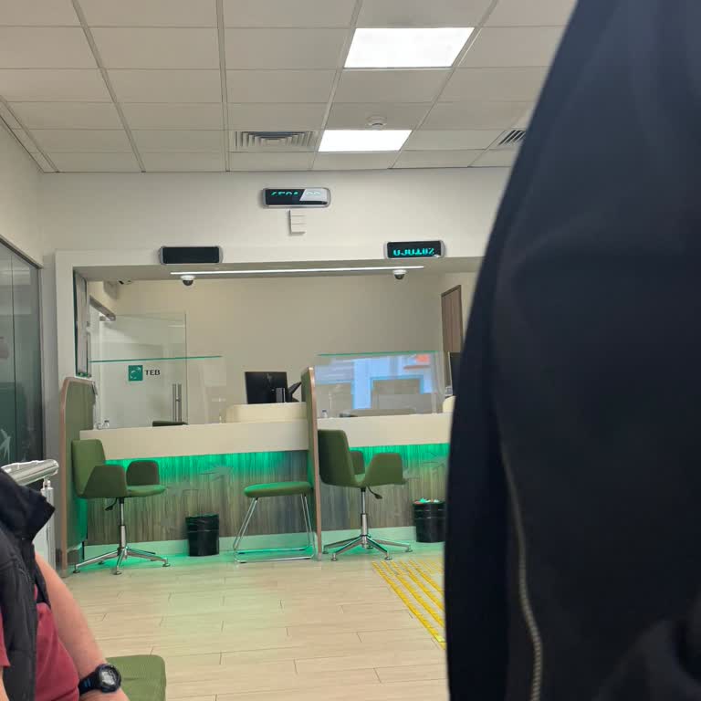 Balçova TEB Şubesinde Personel Eksikliği Ve Uzun Bekleme Süresi