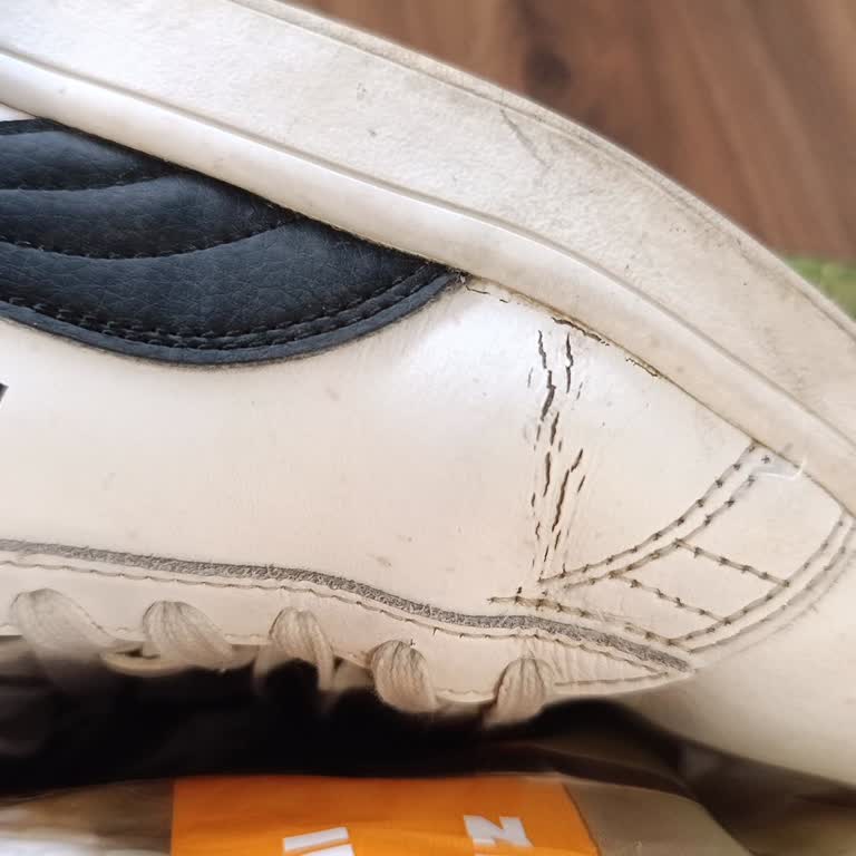 FLO Mağazasından Aldığım Puma Ayakkabının Çatlaması Ve Garanti Reddi