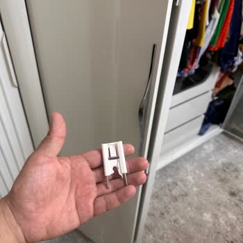 İstikbal Gardırop Kapak Parçasının Kırılması Ve Servis Randevu Sorunu