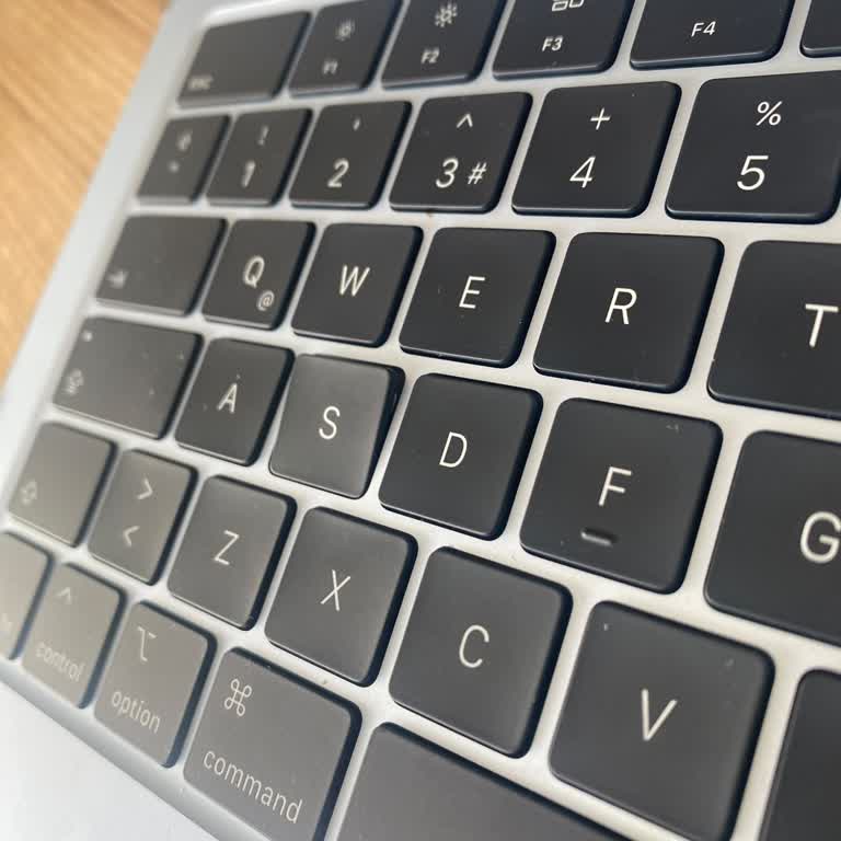 Vatan Bilgisayar'dan Alınan Macbook Air Klavye Arızası İçin Değişim Talebi