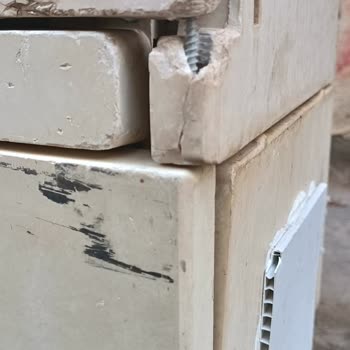 Elektrik Trafosuna Yetkisiz Müdahale Ve Acil Güvenlik Talebi