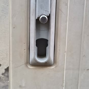 Elektrik Trafosuna Yetkisiz Müdahale Ve Acil Güvenlik Talebi