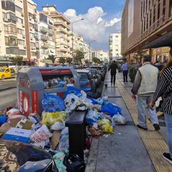 Karşıyaka'da Çöp Birikimi ve Temizlik Sorunu