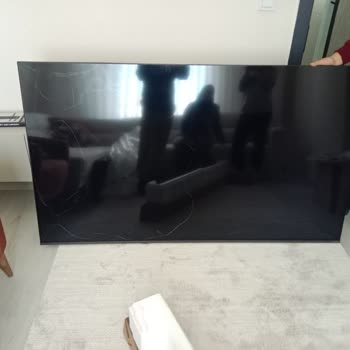 Kırık Ekranlı LG TV Teslimatı Sonrası Çözüm Bekleyişi