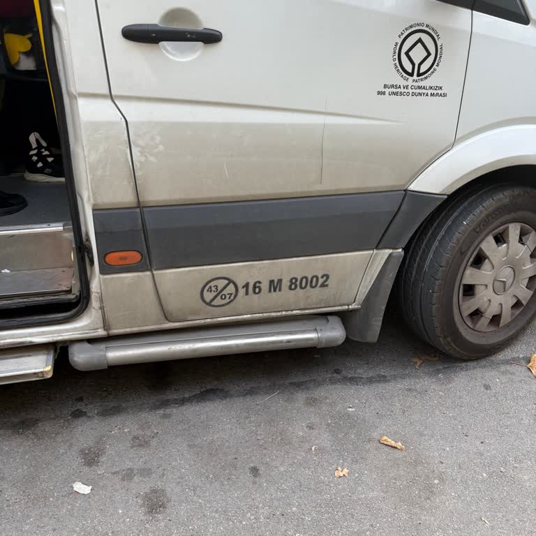 Minibüsçüler Odası Minibüsün Durakta Bekleyen Yolcuları Almaması