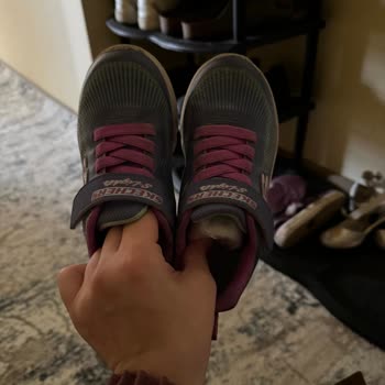 Skechers Işıklı Ayakkabının Işıkları 5 Ayda Bozuldu, Üretim Hatası Olarak Değişim Talebi