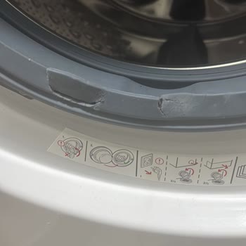 Beko Çamaşır Makinesinde Körük Lastiği Yırtılması Garanti Kapsamında Değişim Reddedildi