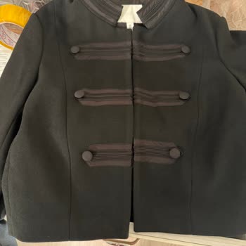 H&M Yanlış Gönderilen Trençkot Ve Canlı Müşteri Temsilcisine Ulaşamama