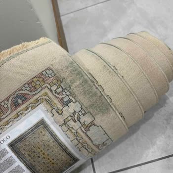 Kötü Paketleme Nedeniyle Çamurlu Halı Ve Uzayan İade Süreci