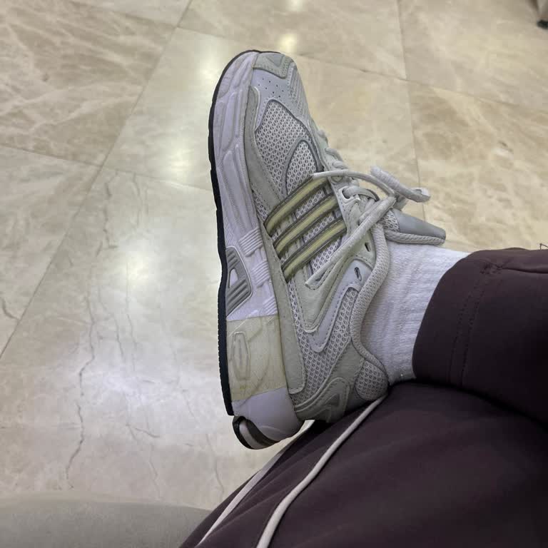 Adidas Ozweego Beyaz Spor Ayakkabıda Kısa Sürede Sararma Ve İade Talebi