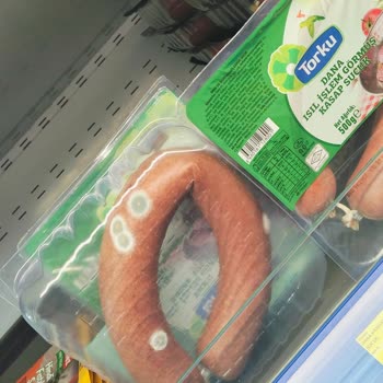 BİM Şubesinde Küflü Sucuk Ve Yanlış Etiketleme Sorunları
