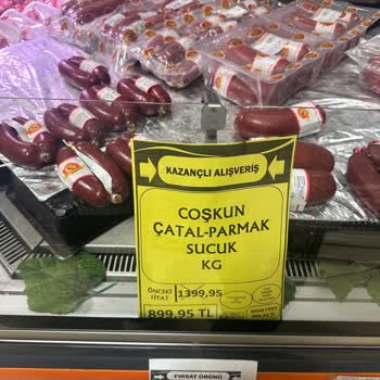 Et Reyonunda Böcek Görüldü: Hijyen İhmaline Şikayet