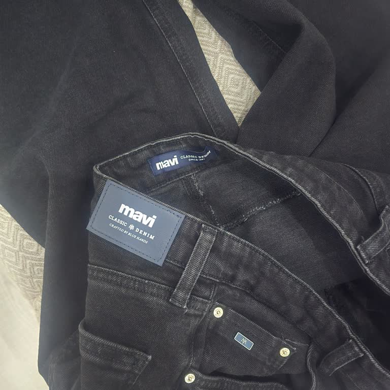 İskenderun Mavi Mağazasında Kimyasal Koku Çıkan Jeans Pantolonun İadesi