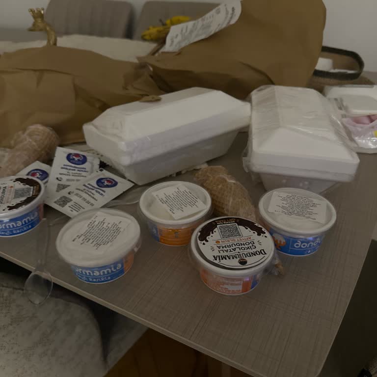 Yemeksepeti Müşteri Temsilcisi Eksik Dondurma Teslimatını Görmezden Geldi